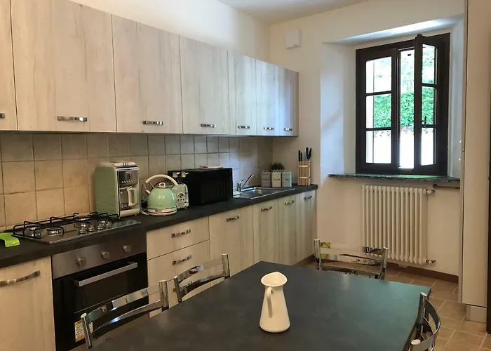 L' Antica Corte Lazzago Апартаменты Комо